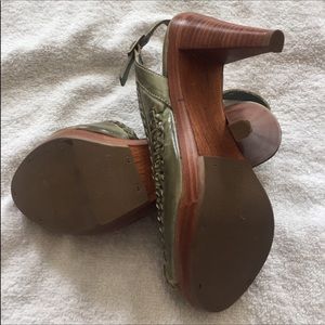 *NEW* - Chocolat Slingback Detailed Leather Heals